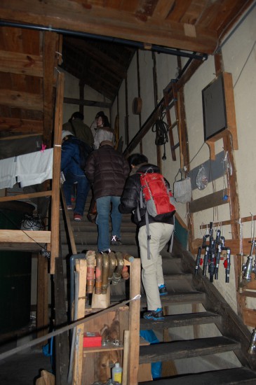 2．木造の蔵（階段）　DSC_0043